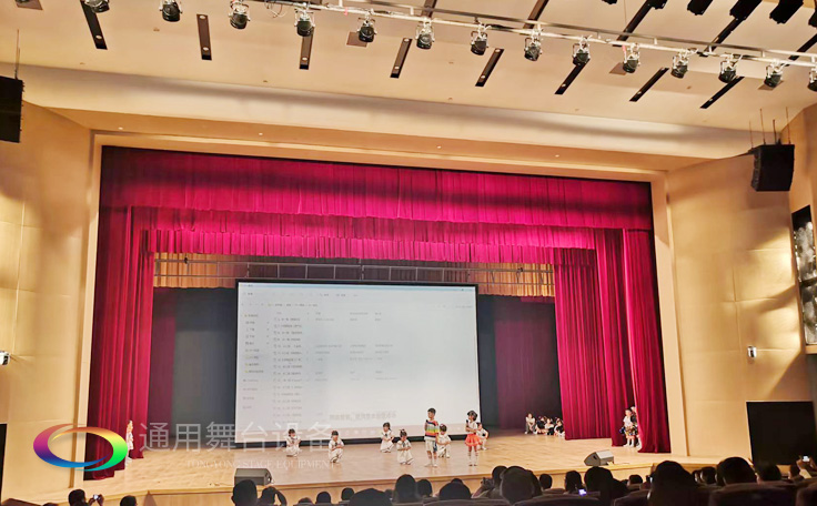 南京某戲劇院對開阻燃幕布、舞臺音響、燈光吊桿項(xiàng)目完工及試運(yùn)營