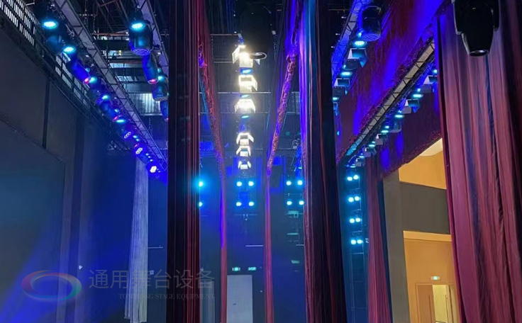 裝飾舞臺(tái) 提升演出效果 舞臺(tái)大幕、二道幕、三道幕、橫側(cè)幕、紗幕、天幕、吸音幕、串疊幕、側(cè)幕、安全防火幕...