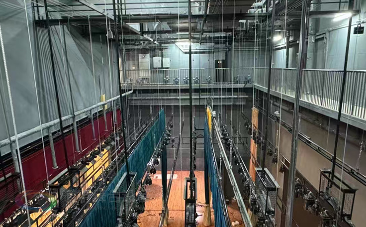 戴南文化藝術中心舞臺機械 舞臺吊桿 舞臺阻燃幕布項目 助力本地文化演出升級，為觀眾帶來更優(yōu)質的視聽體驗！